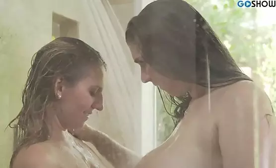 Lesbian BBW Flingers and Tugs A Juicy, Wet Orgasm Delight